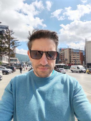 Обзор Honor 400 5G: соответствует ли форма содержанию? фото