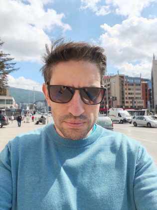 Обзор Honor 400 5G: соответствует ли форма содержанию? фото