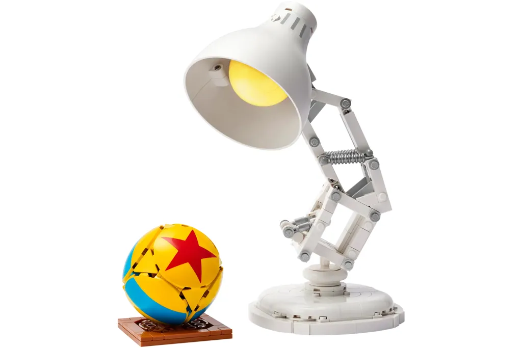 Лучший набор Lego в 2025 году: все новинки этого лета картинка Лампа Disney Pixar «Люксо-младший»