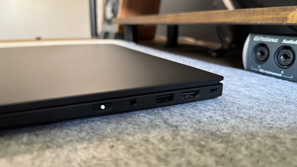 Lenovo ThinkPad X1 Carbon Gen 13 Aura Edition