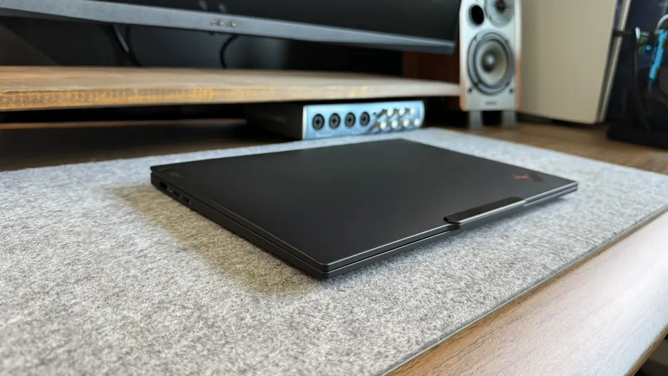 Lenovo ThinkPad X1 Carbon Gen 13 Aura Edition