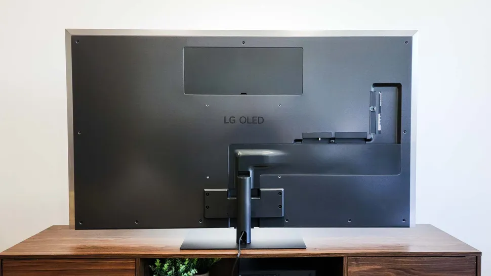 LG G4 против Samsung S95F битва флагманских телевизоров