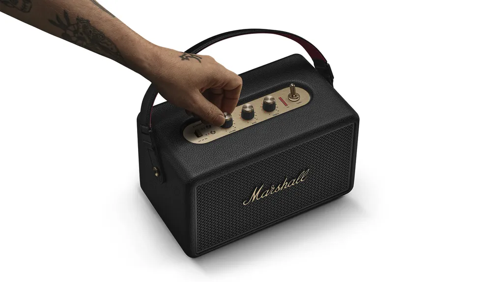 Обзор Marshall Kilburn III: 50 часов музыки и объёмный звук картинка Marshall Kilburn III