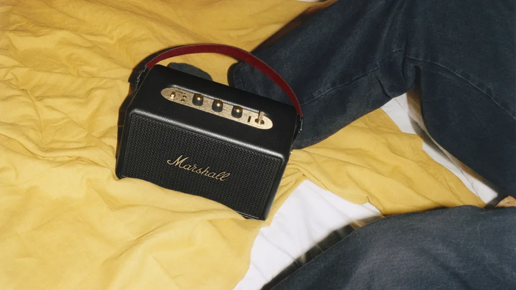 Обзор Marshall Kilburn III: 50 часов музыки и объёмный звук картинка Marshall Kilburn III