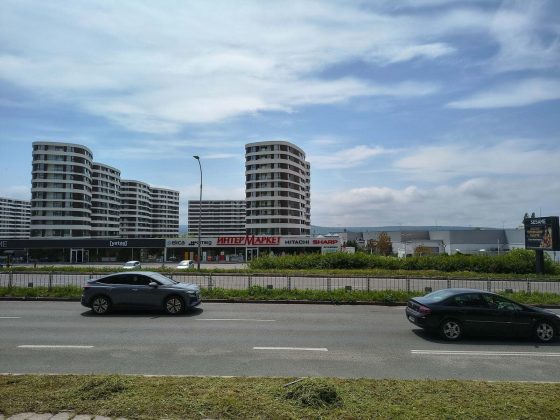 Обзор Motorola Edge 60: достойный представитель среднего класса фото