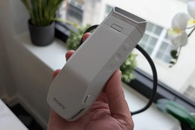 Регулятор температуры Reon Pocket Pro от Sony – новейшее чудо в технике