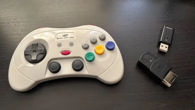 Retro-Bit Sega Saturn Wireless Pro