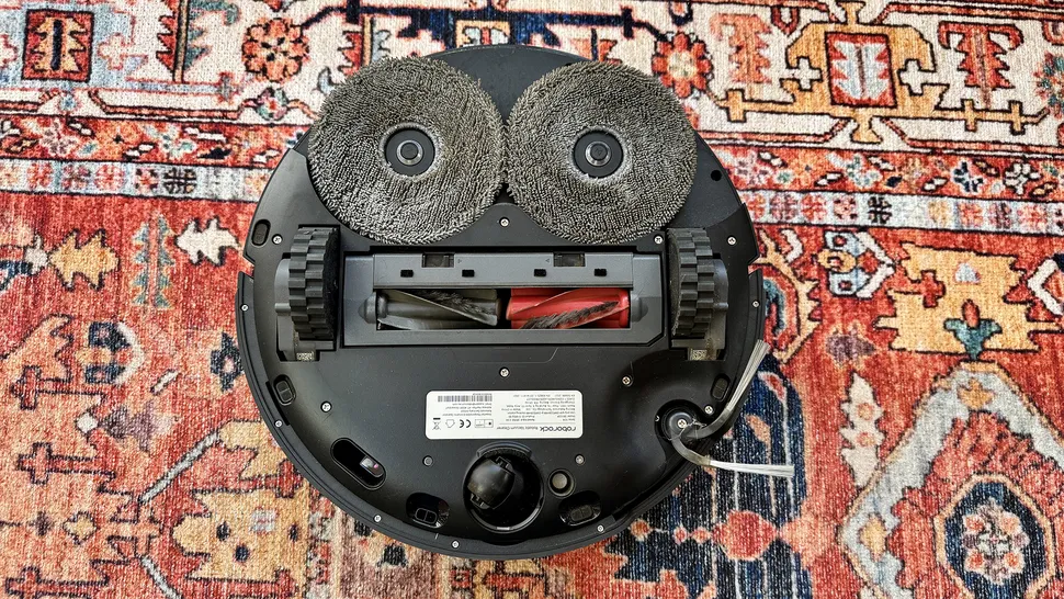 Roborock Saros 10R против Saros 10 битва роботов-пылесосов