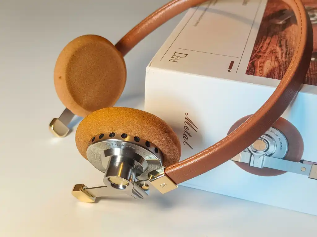 Roseselsa Distant Mountain 1