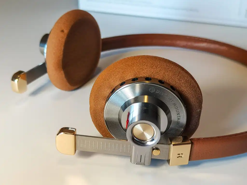 Roseselsa Distant Mountain 3