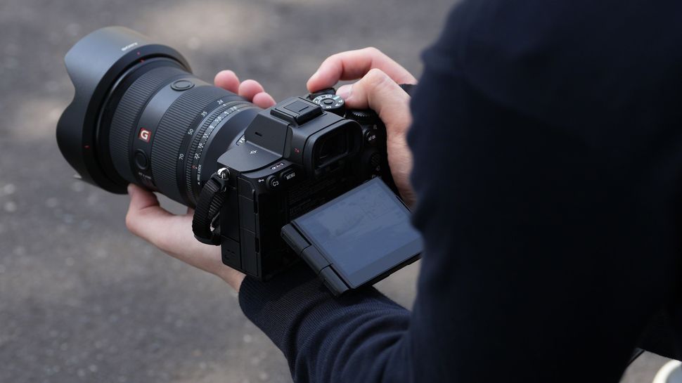 Sony A7CR против A7R V