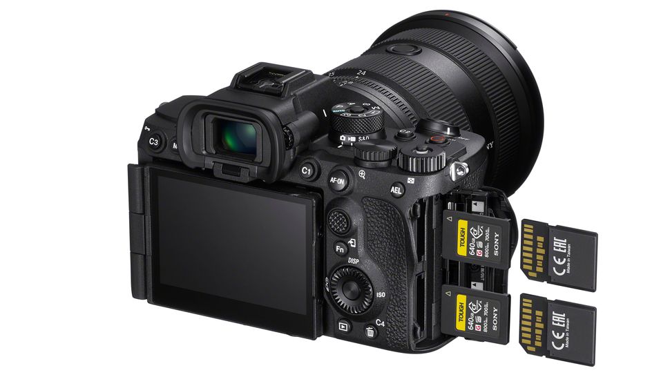 Sony A7CR против A7R V