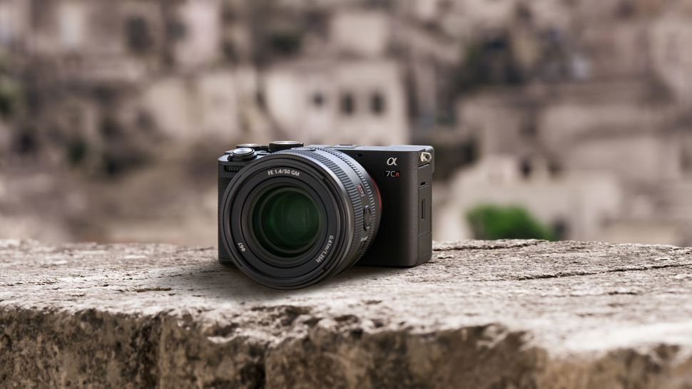 Sony A7CR против A7R V