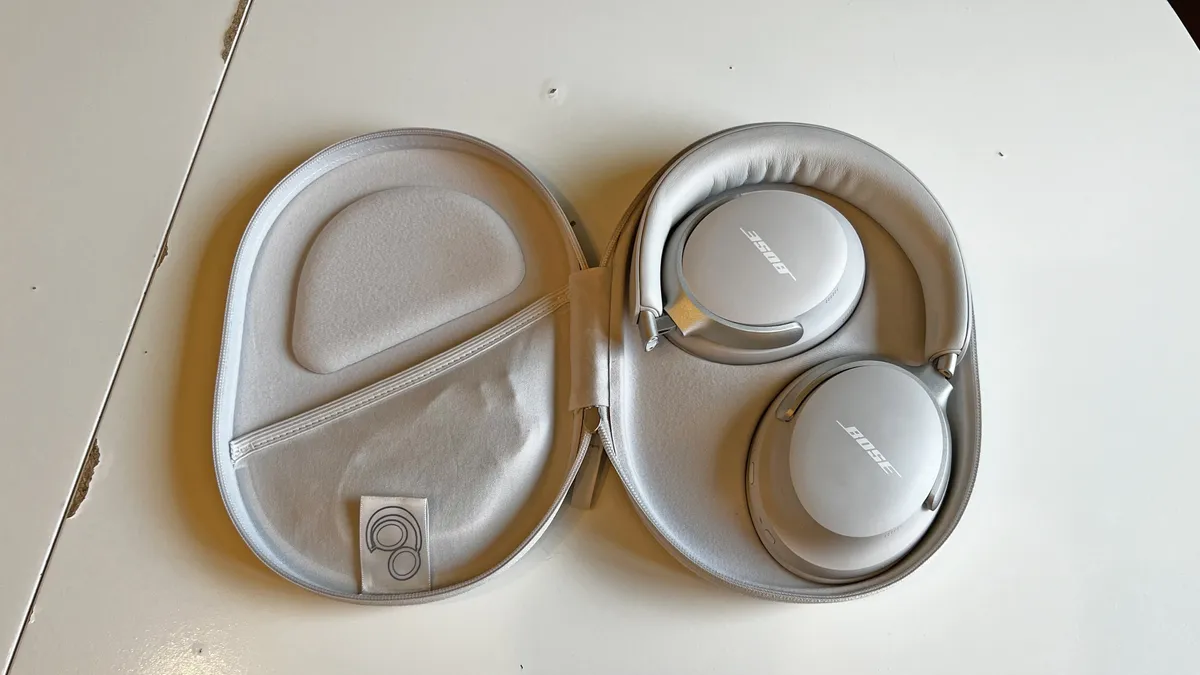 Sony WH-1000XM6 vs Bose QuietComfort Ultra