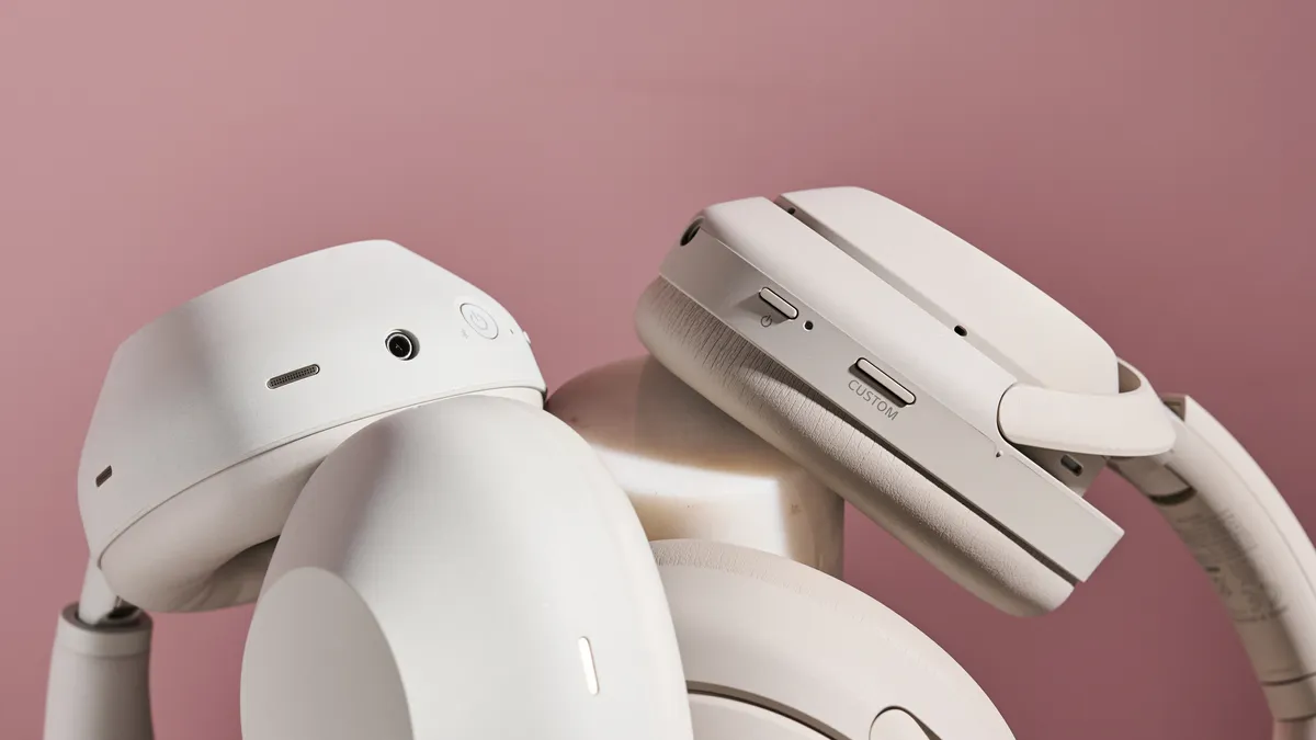 Sony WH-1000XM6 против Sony WH-1000XM4