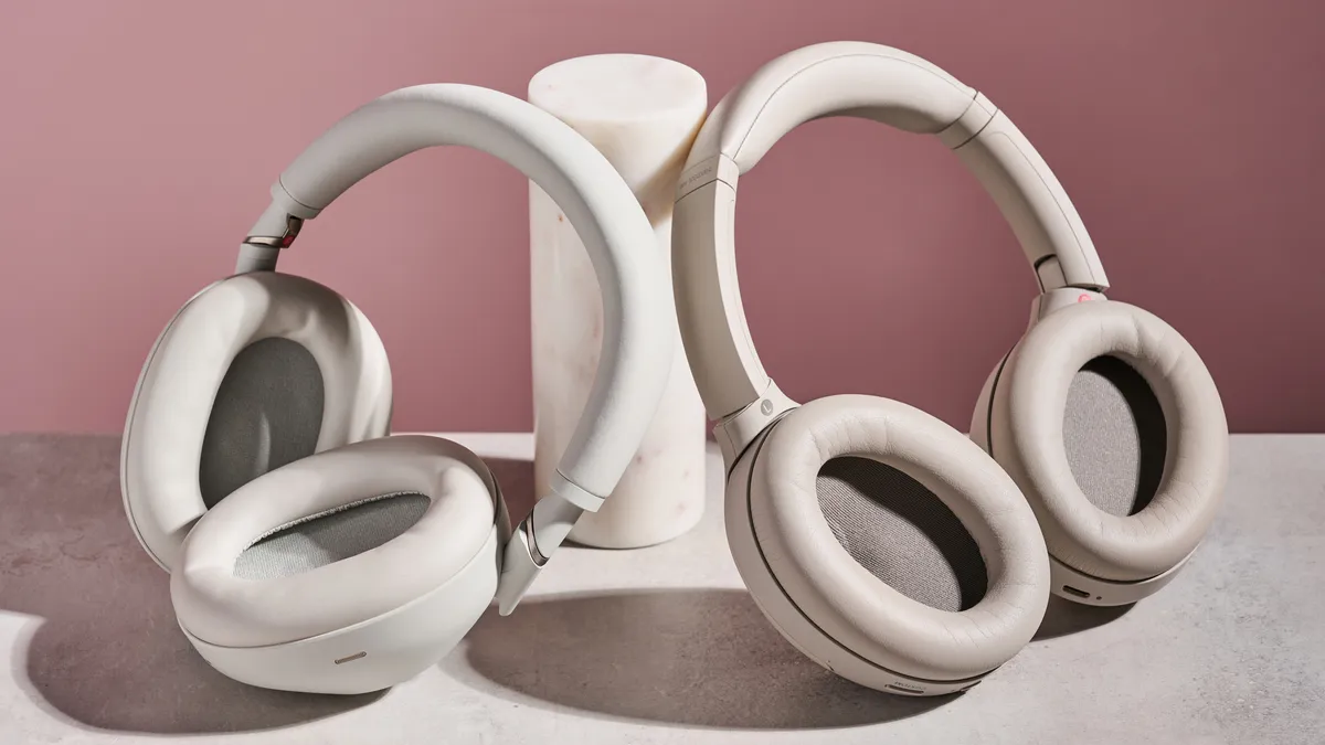 Sony WH-1000XM6 против Sony WH-1000XM4