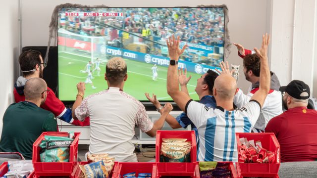 Телевизор для просмотра спортивных соревнований в 2025 году