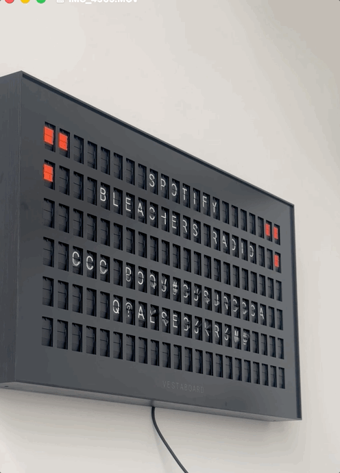 Умный дисплей Vestaboard стоит в два раза дороже моего телевизора, но он с лихвой оправдывает свою цену фото