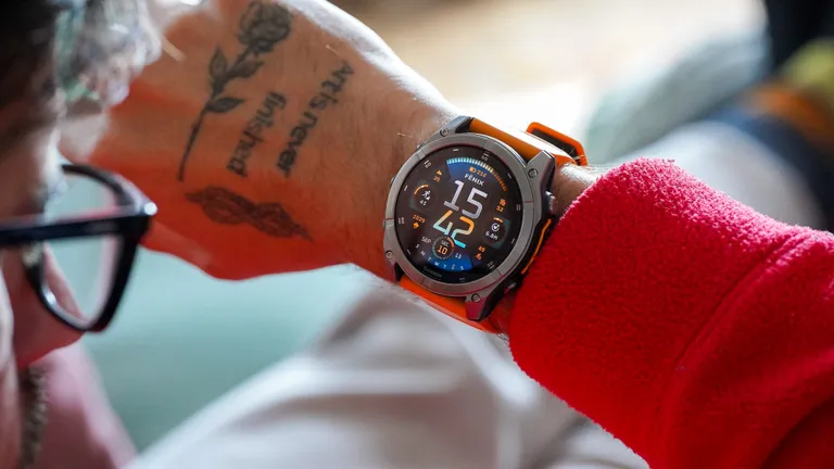 Смарт-часы с измерением давления и ЭКГ: выбор экспертов картинка Garmin Fenix 8