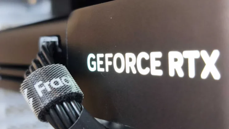 Nvidia GeForce RTX 5090 FE-3