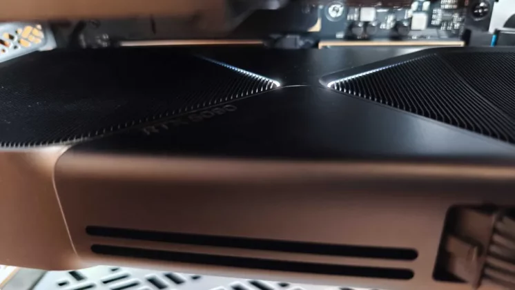 Nvidia GeForce RTX 5090 FE-4