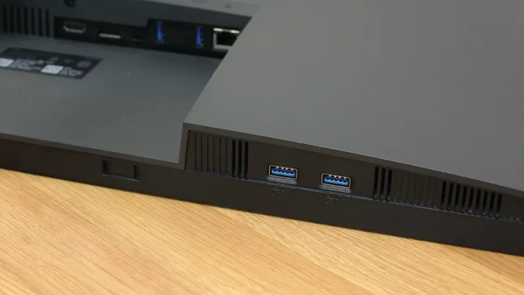 Dell P3222QE USB-C Hub-6