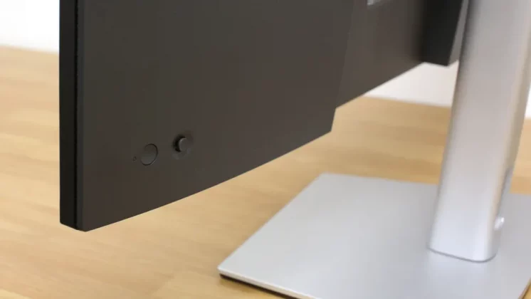 Dell P3222QE USB-C Hub-8