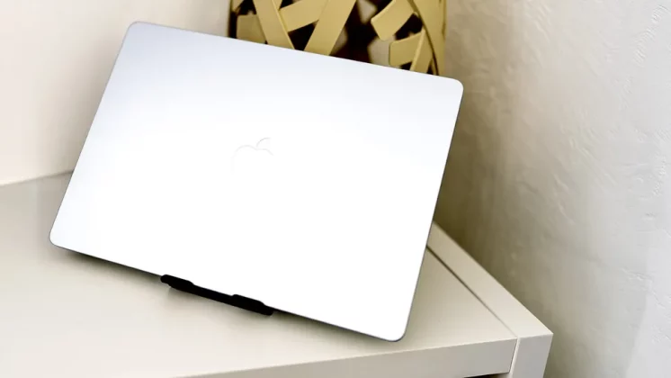 MacBook Air (M4, 2025)-9