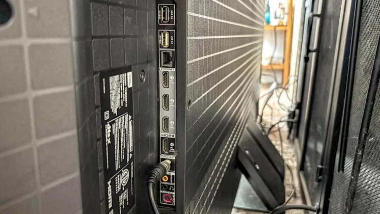 TCL QM8 Mini-LED TV-4