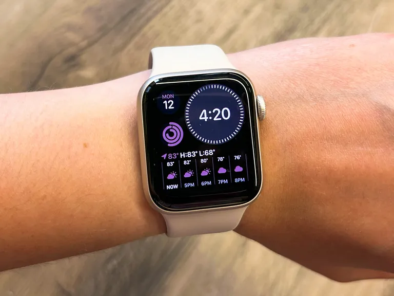 Apple Watch SE (2022)-2