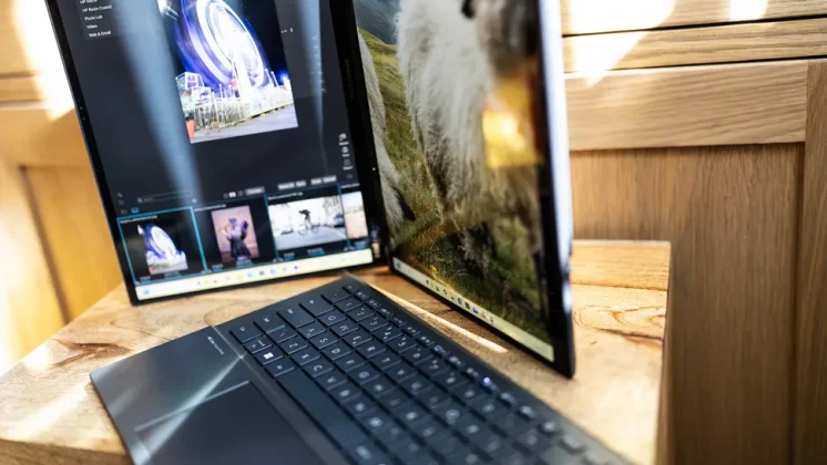 Asus ZenBook Duo (2025)-5