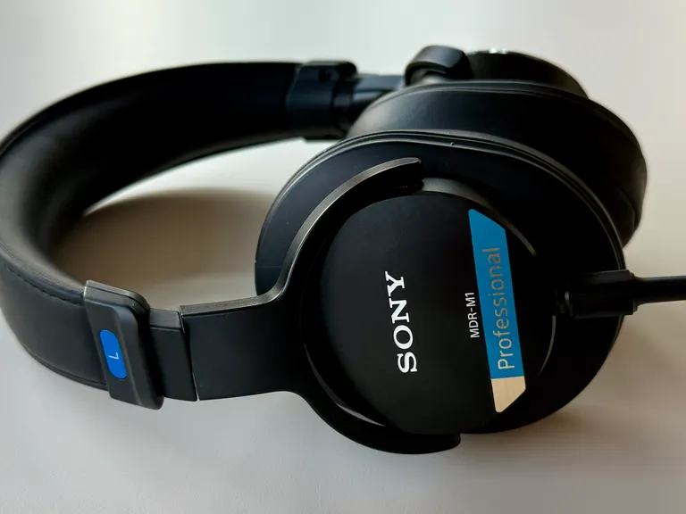 Sony MDR-M1