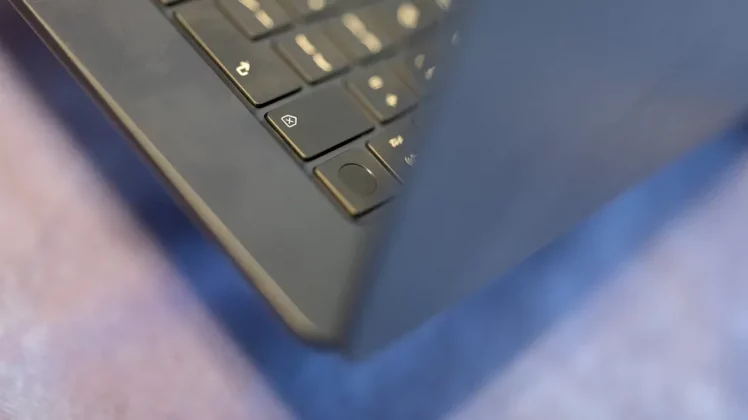 MacBook Air 15 (M3, 2024)-10