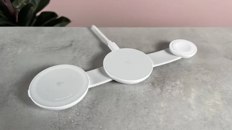 Anker MagGo Wireless Charging Station 3-in-1 Foldable Pad-3