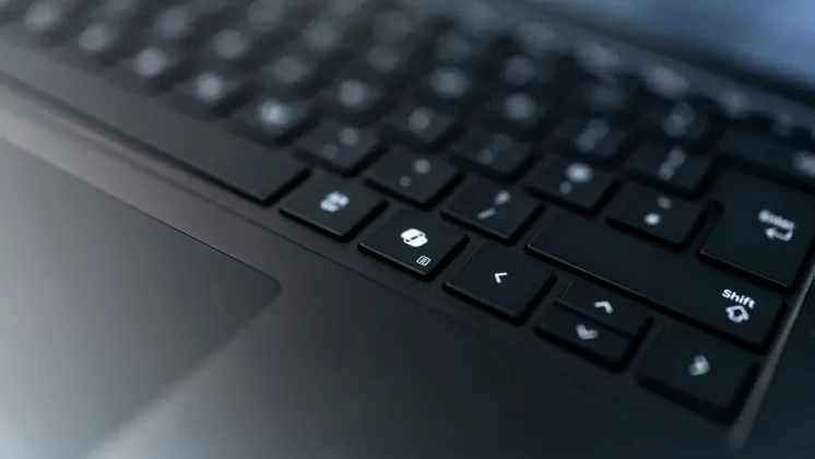 Microsoft Surface 7-4