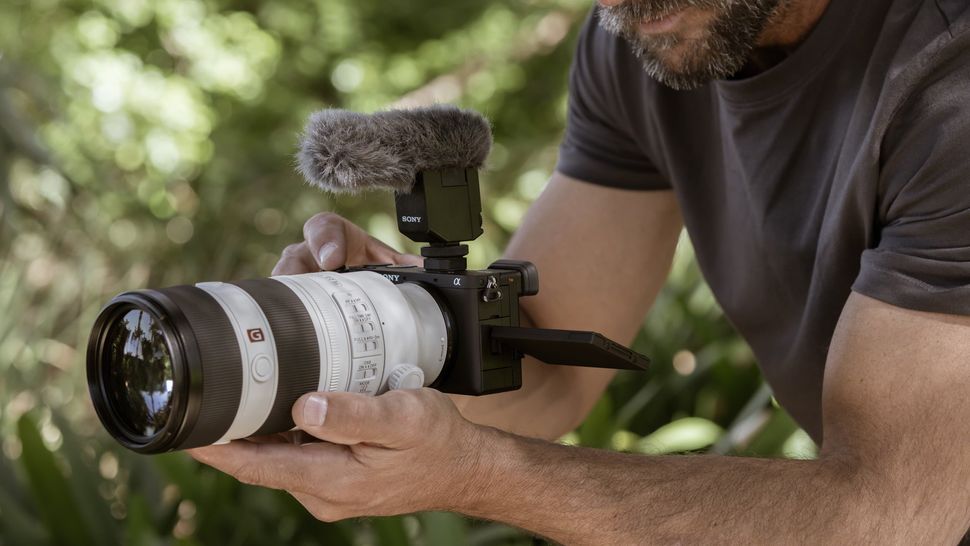 Sony A7C II против Sony A6700-3