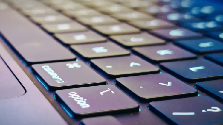 MacBook Pro 14 (M4)-5