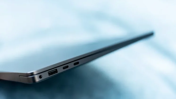 Microsoft Surface 7-5