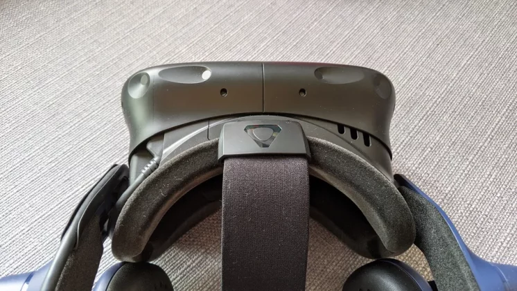 HTC Vive Pro 2-4