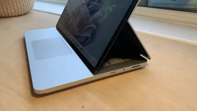 Microsoft Surface Laptop Studio 2-6