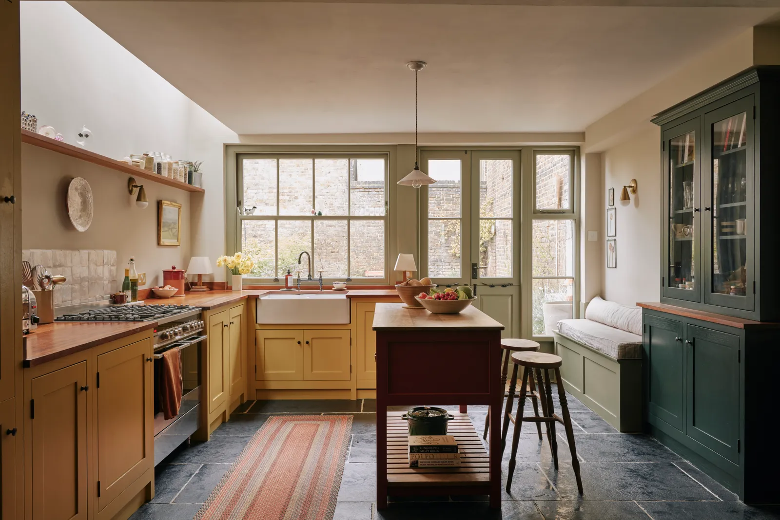 Окна в доме: как форма и материал меняют жизнь-5