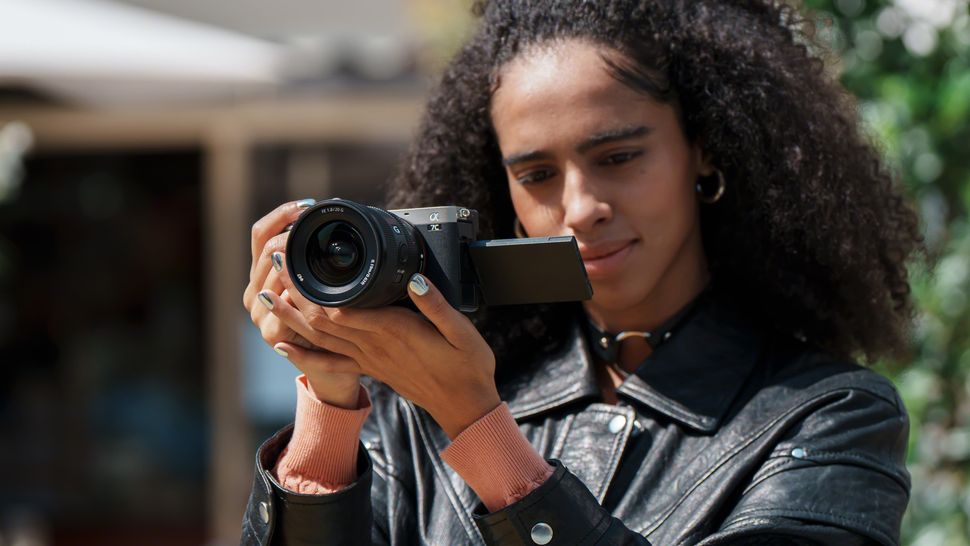 Sony A7C II против Sony A6700-6