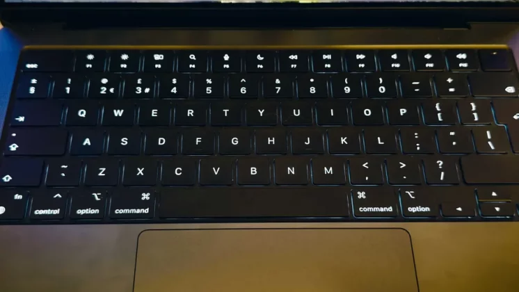 MacBook Pro 14 (M4, 2024)-10