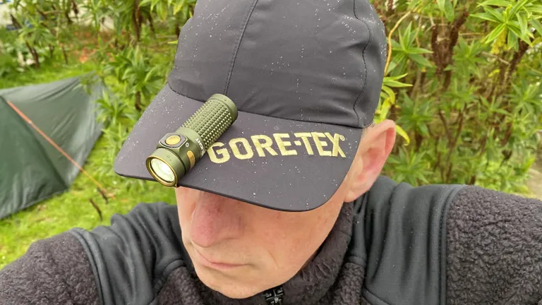 Мощные фонарики — до 1000 люмен в кармане картинка Olight Baton 4-3