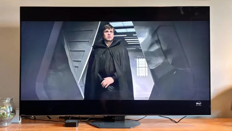 Hisense U8N Mini-LED TV-3