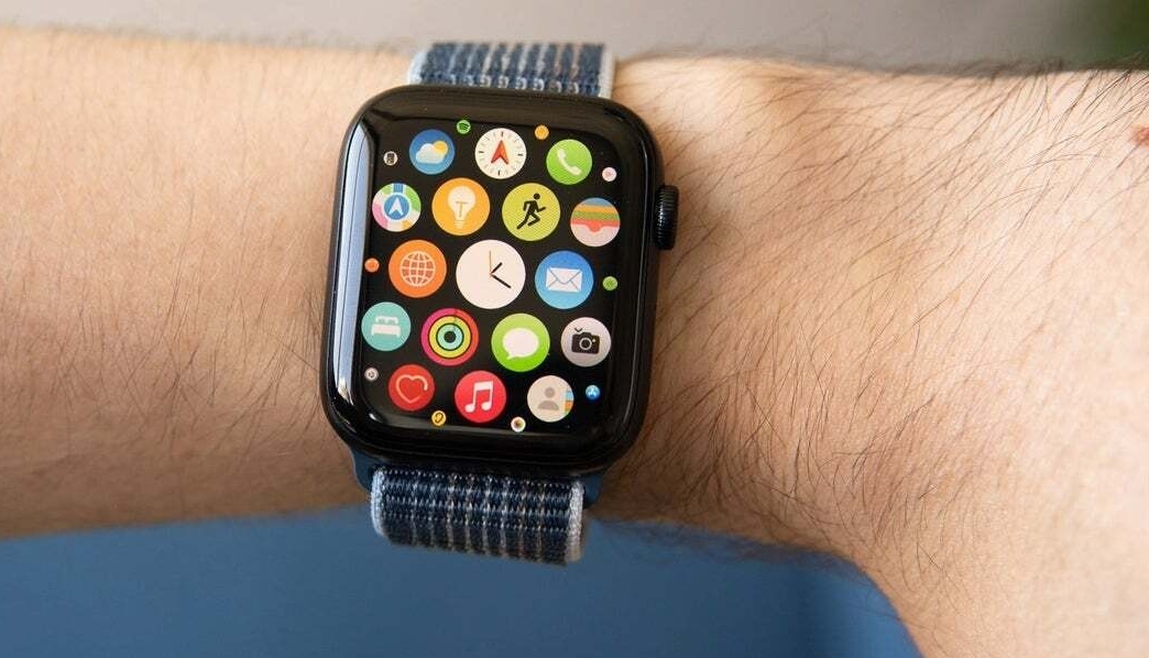 Apple Watch Ultra 3 получат спутниковую связь: подробности обновления картинка Apple Watch SE 2 (2022)