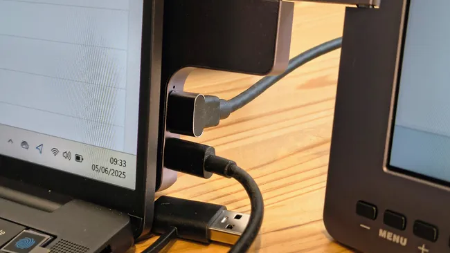 Обзор Aura Triple Boost 14 Pro: футуристичная система из трех мониторов картинка Aura Triple Boost 14 Pro