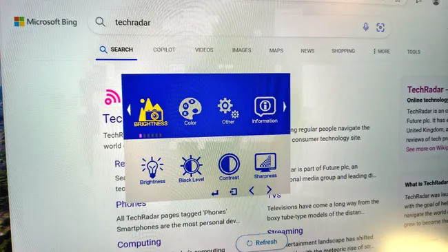 Обзор Aura Triple Boost 14 Pro: футуристичная система из трех мониторов картинка Aura Triple Boost 14 Pro