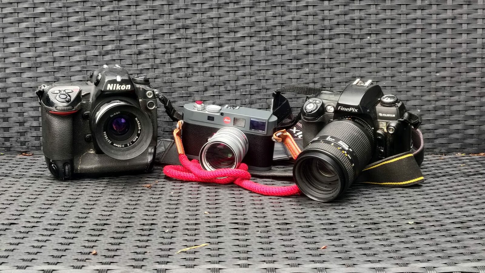 Мегапиксели, матрицы, стабилизация — но кому интересно, удобно ли камере в ваших руках? картинка Мегапиксели, матрицы, стабилизация — но кому интересно, удобно ли камере в ваших руках? фото