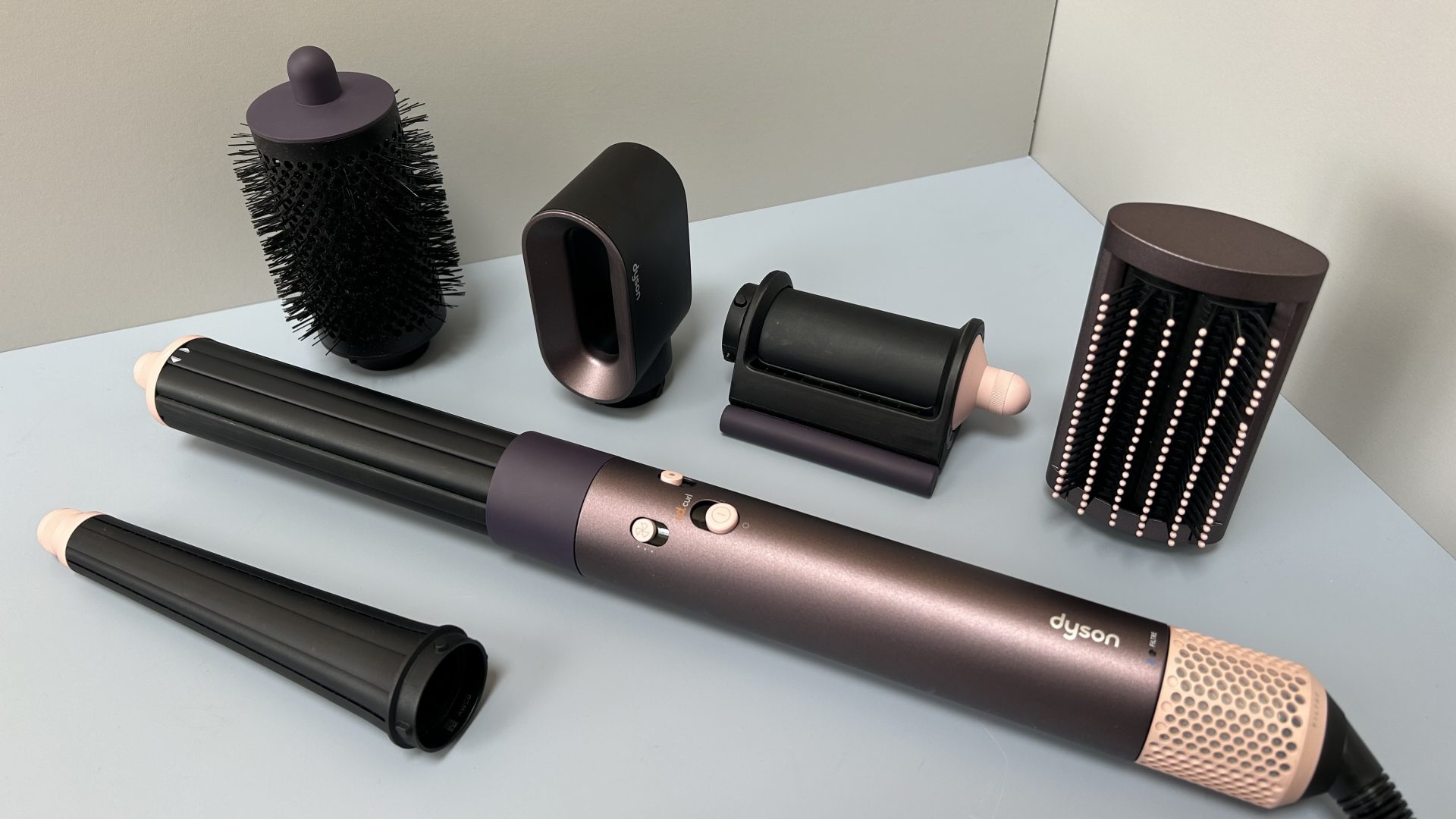 Dyson Airwrap i.d.: умный мультистайлер, который заменяет всё